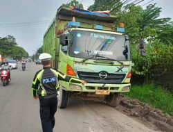 Satlantas Polres Serang Respon Cepat Keluhan Pengendara Terkait Parkir Dumtruck MPU